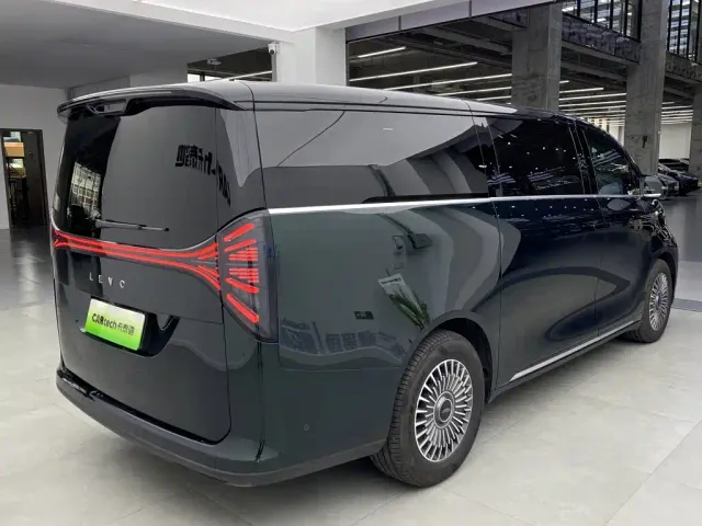 Geely Yizhen L380 — Фото автомобиля 3