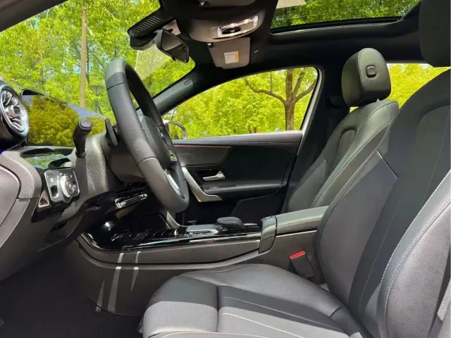 Mercedes-Benz A-Class — Фото автомобиля 11