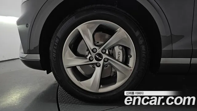Genesis GV70 2.5T Бензин AWD — Фото автомобиля 4