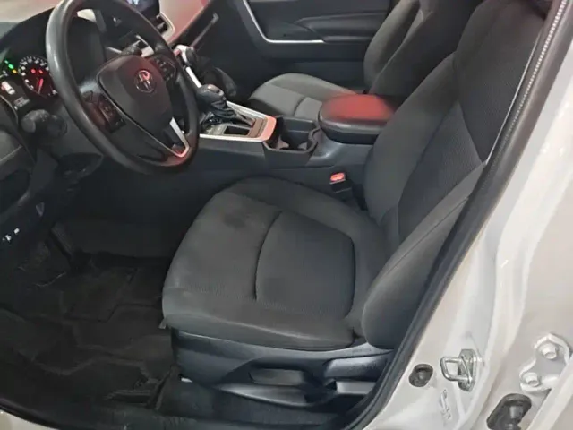 Toyota RAV4 — Фото автомобиля 14
