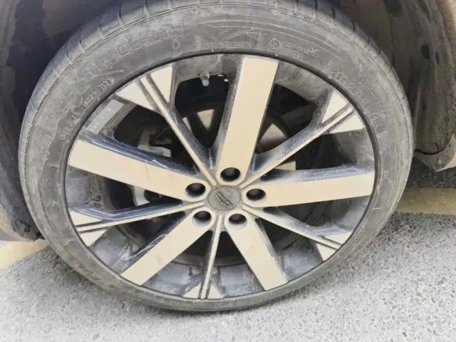 Geely ICON — Фото автомобиля 7