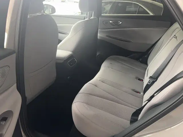 BYD Sealion 06 New Energy 2025 DM-i 170 Pilot Pro Edition — Фото автомобиля 10
