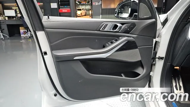 BMW X5 xDrive 40i M Sport — Фото автомобиля 20