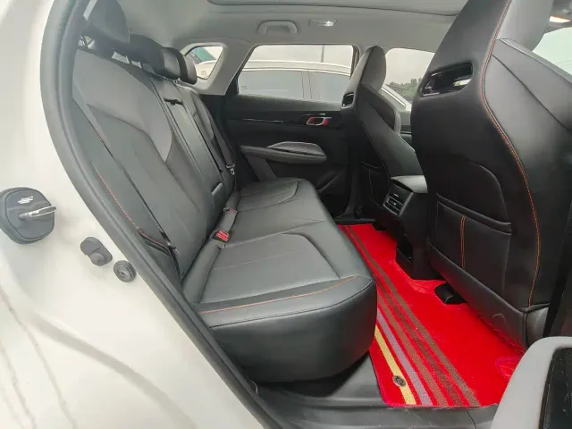 Changan Z6 — Фото автомобиля 8
