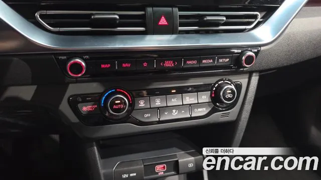Kia Niro — Фото автомобиля 30