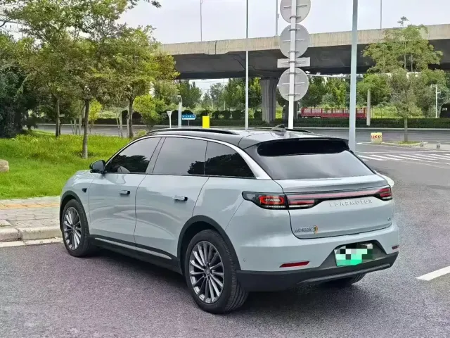 Leapmotor C11 — Фото автомобиля 9