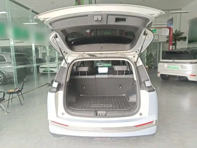 GAC Aion Y — Фото автомобиля 18