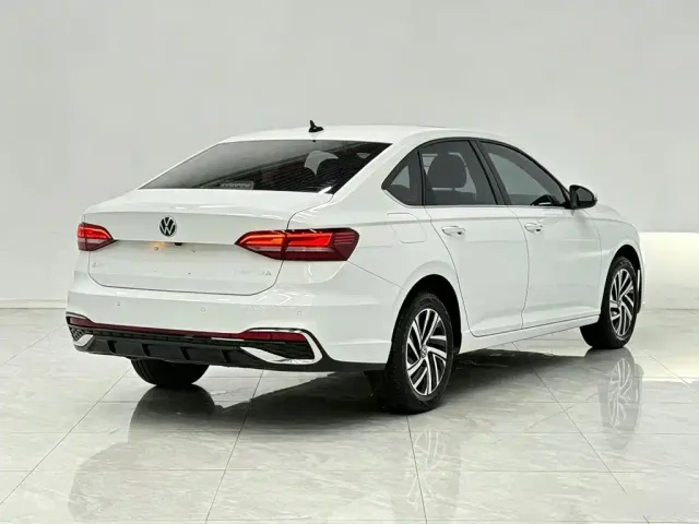 Volkswagen Lavida — Фото автомобиля 6