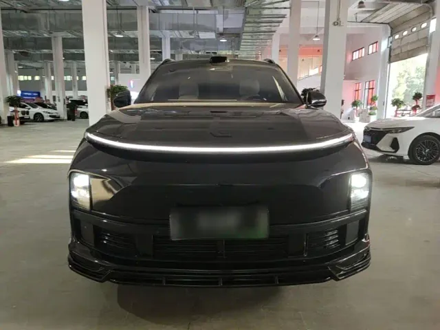 Li Auto L9 — Фото автомобиля 2
