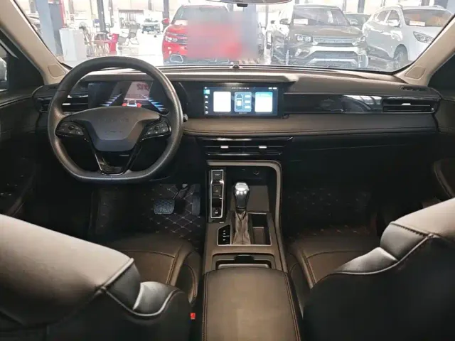 Roewe i5 — Фото автомобиля 9