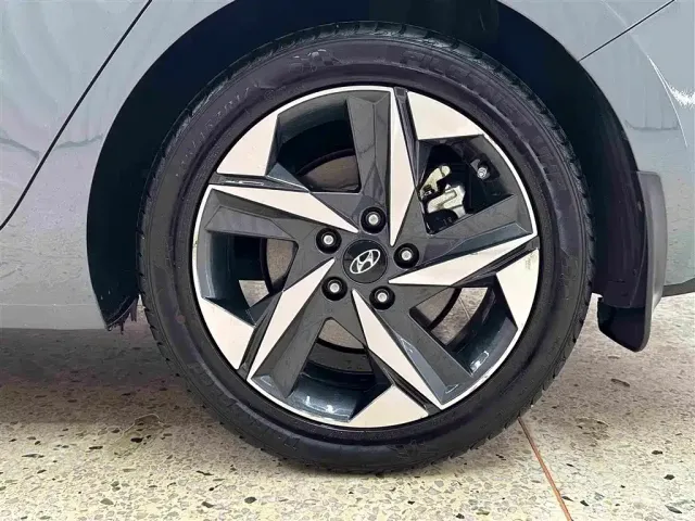 Hyundai Elantra — Фото автомобиля 11