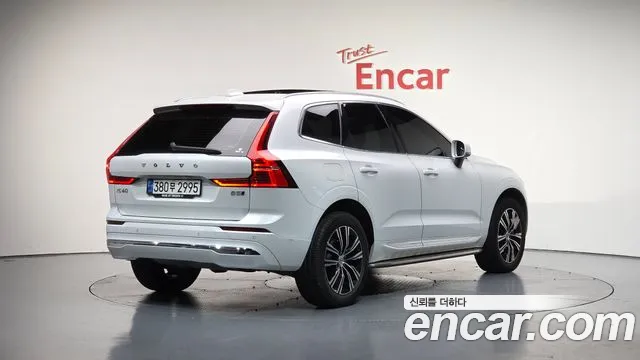 Вольво XC60 — Фото автомобиля 2