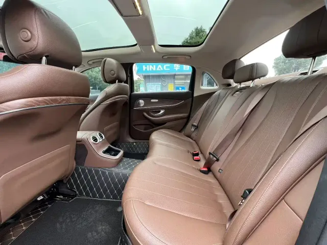 Mercedes-Benz E-Class — Фото автомобиля 5