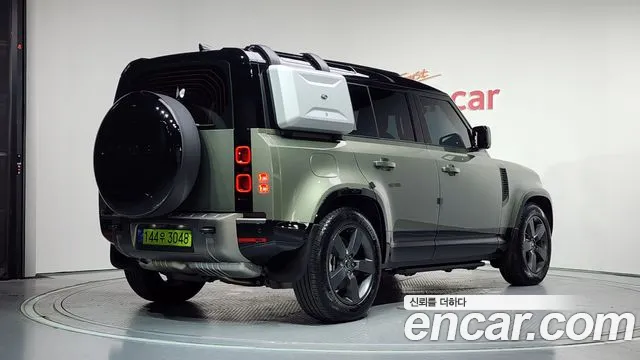 Land Rover Defender — Фото автомобиля 2
