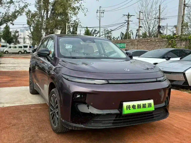 Leapmotor B10 — Фото автомобиля 2