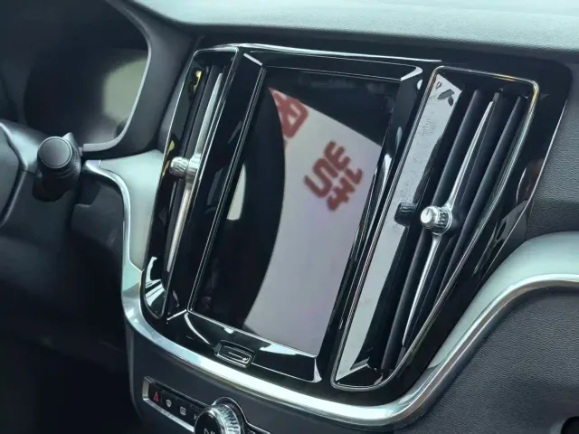 Volvo S60 — Фото автомобиля 10