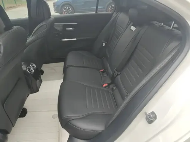 Mercedes-Benz C-Class — Фото автомобиля 16