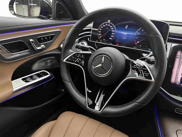 Mercedes-Benz E-Class — Фото автомобиля 10