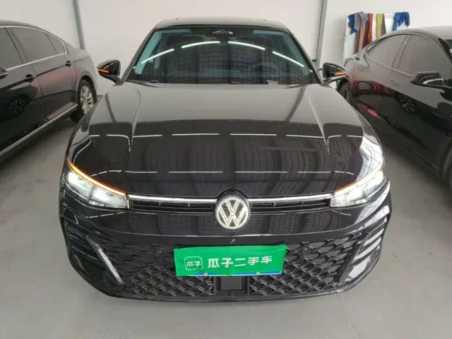 Volkswagen Passat — Фото автомобиля 2