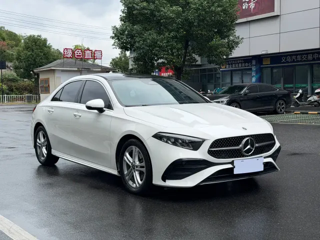 Mercedes-Benz A-Class — Фото автомобиля 3