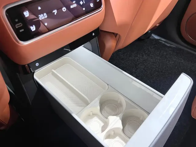 Li Auto L9 — Фото автомобиля 14