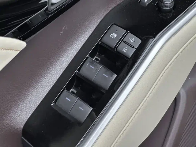 Toyota Highlander — Фото автомобиля 12