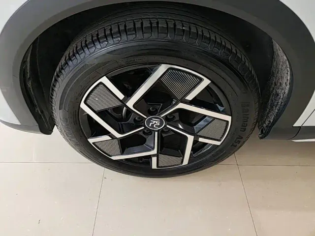 BYD Yuan PLUS — Фото автомобиля 22