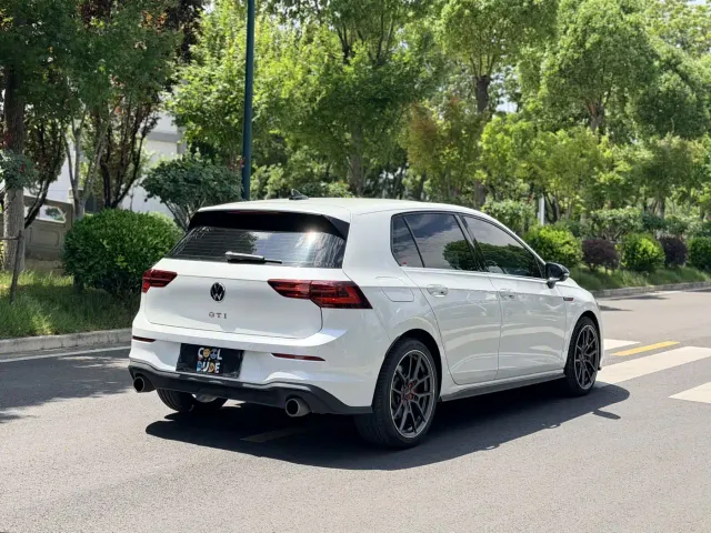 Volkswagen Golf GTI — Фото автомобиля 5