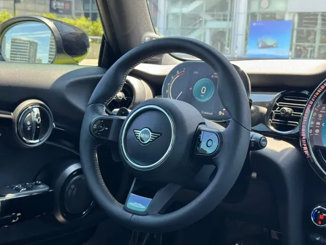 MINI Hatch — Фото автомобиля 3