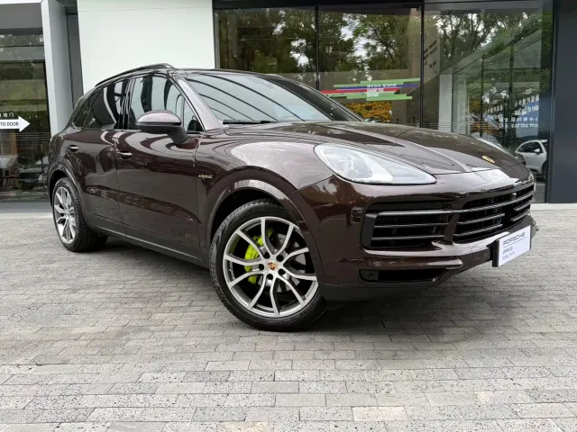 Porsche Cayenne — Фото автомобиля 4