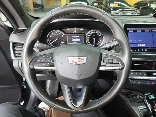 Cadillac CT5 — Фото автомобиля 10