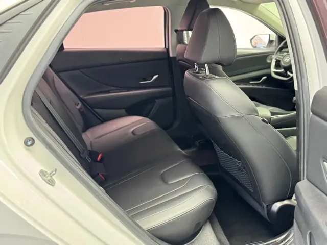 Hyundai Elantra — Фото автомобиля 13