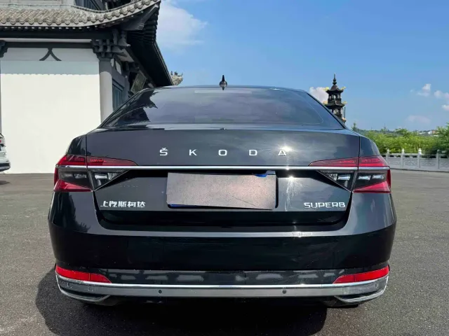 Skoda Superb — Фото автомобиля 5