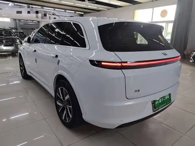 Li Auto L7 — Фото автомобиля 4