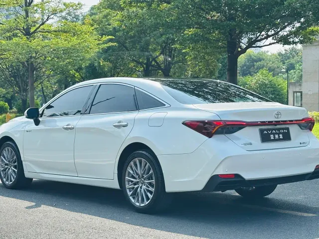 Toyota Avalon — Фото автомобиля 7