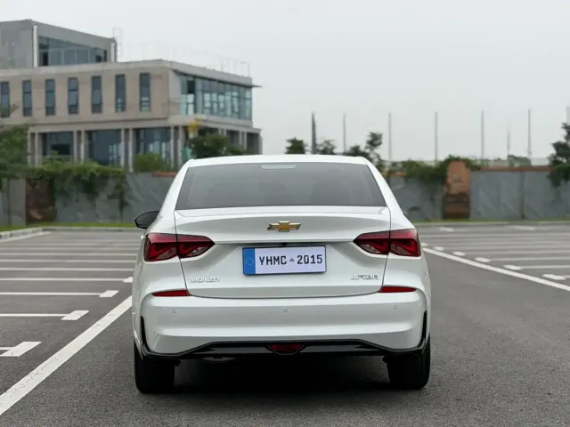 Chevrolet Monza — Фото автомобиля 20