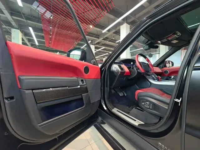 Land Rover Range Rover Sport — Фото автомобиля 18