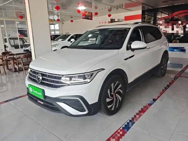 Фотография автомобиля — Volkswagen Tiguan L