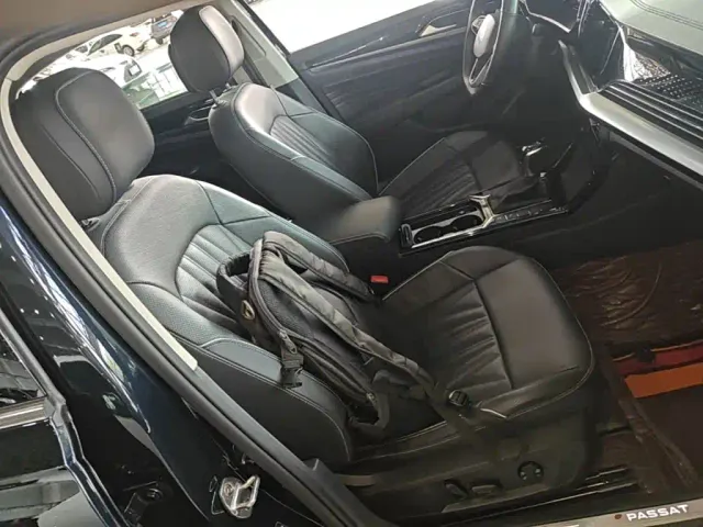 Volkswagen Passat — Фото автомобиля 24