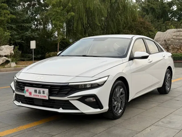 Фотография автомобиля — Hyundai Elantra