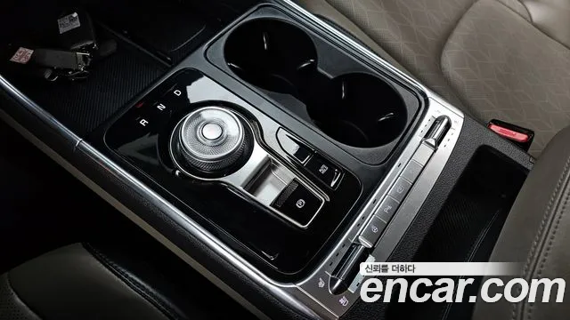 Kia Carnival Generation 4 — Фото автомобиля 12