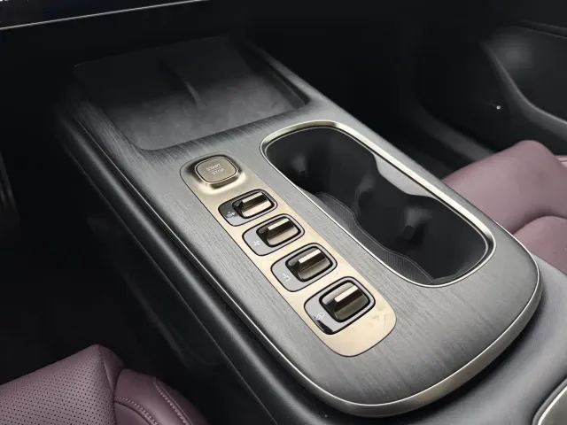 Xiaomi SU7 — Фото автомобиля 13