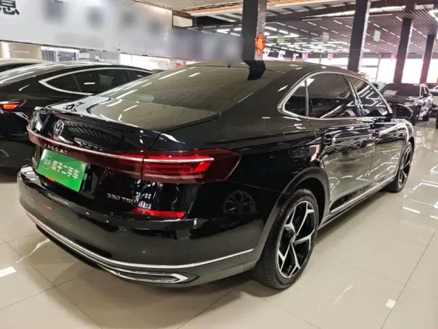 Volkswagen Passat — Фото автомобиля 6