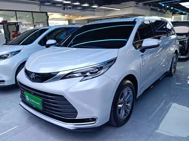 Фотография автомобиля — Toyota Sienna