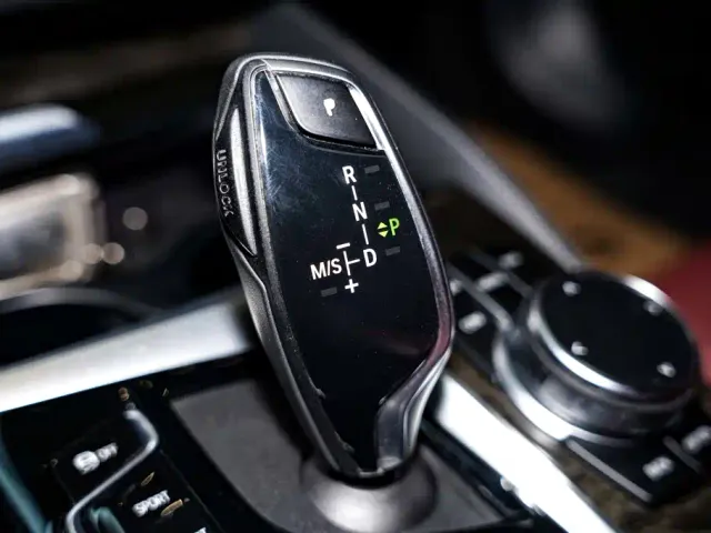 BMW 5 Series — Фото автомобиля 21