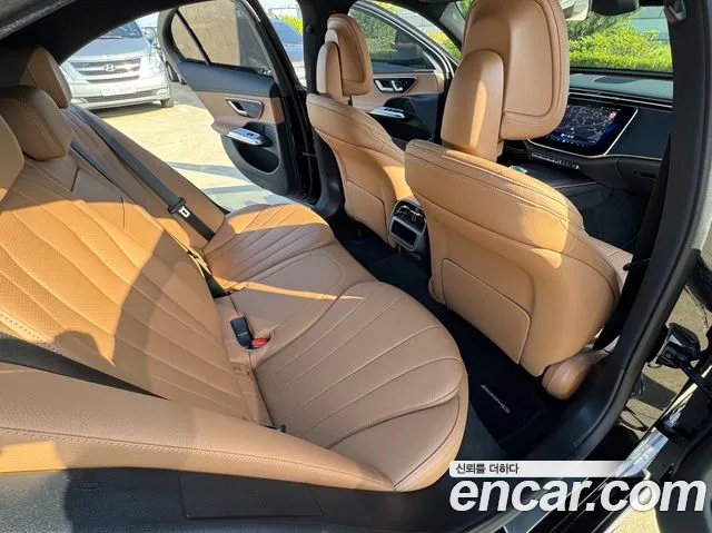 Mercedes-Benz E-Class — Фото автомобиля 15