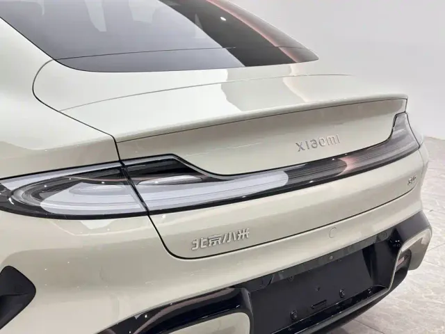 Xiaomi SU7 — Фото автомобиля 23