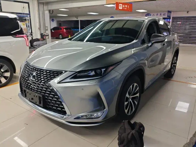 Фотография автомобиля — Lexus RX