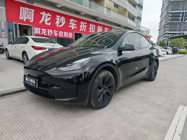 Фотография автомобиля — Tesla Model Y