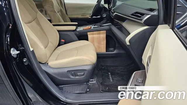 Toyota Sienna — Фото автомобиля 23